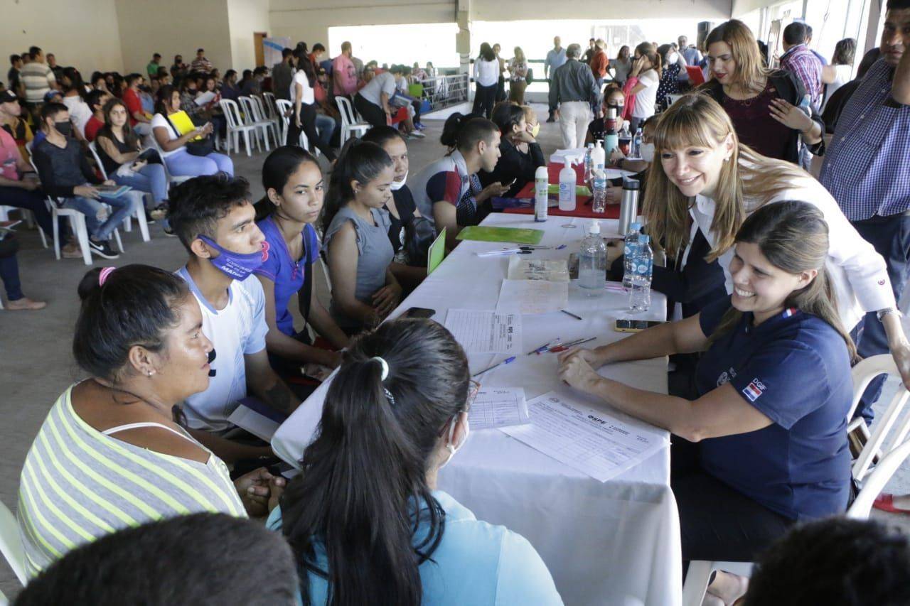 Feria_de_empleo_limpio.jpg