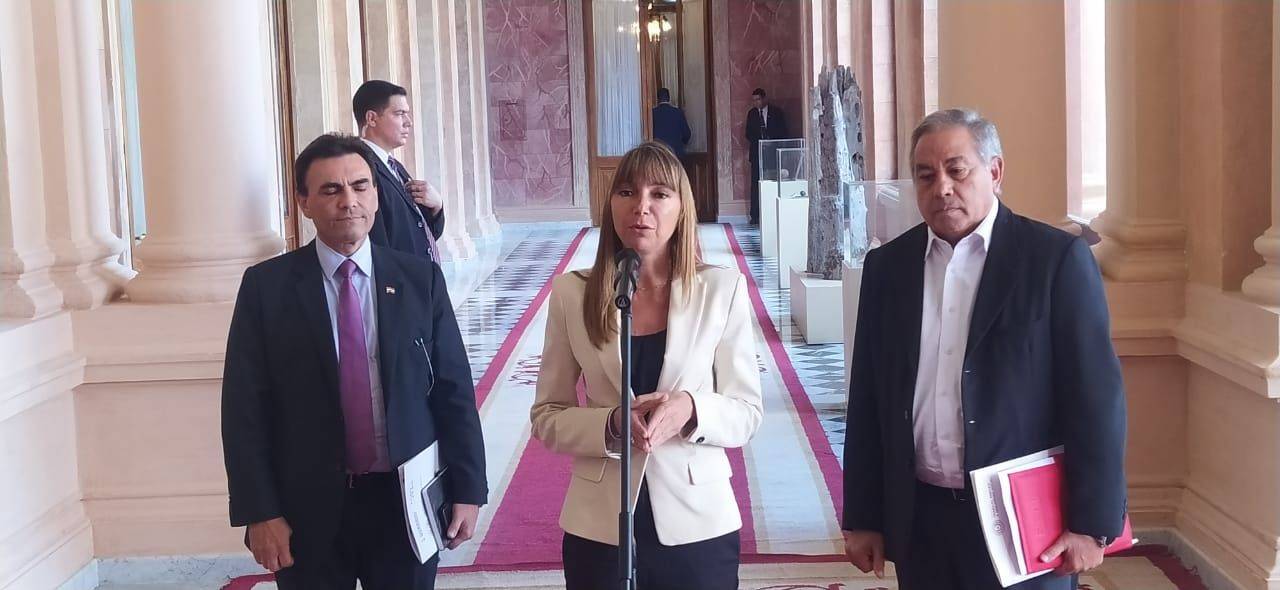 Ministra_en_el_Palacio_de_Gobierno_12-04-23.jpg