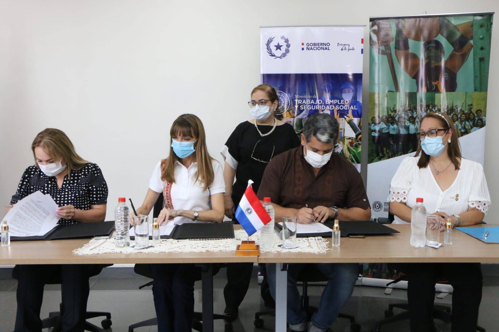 1_Firma_de_convenio_con_Rotary_Club_de_Luque_03-02-22.jpg