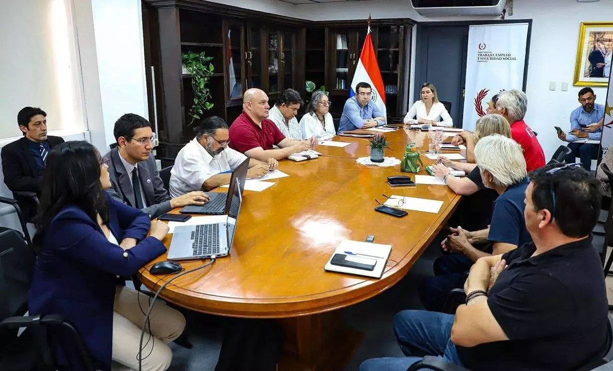 ​Gobierno y sector sindical instalaron Mesa de Trabajo para abordar modernización del Código Laboral