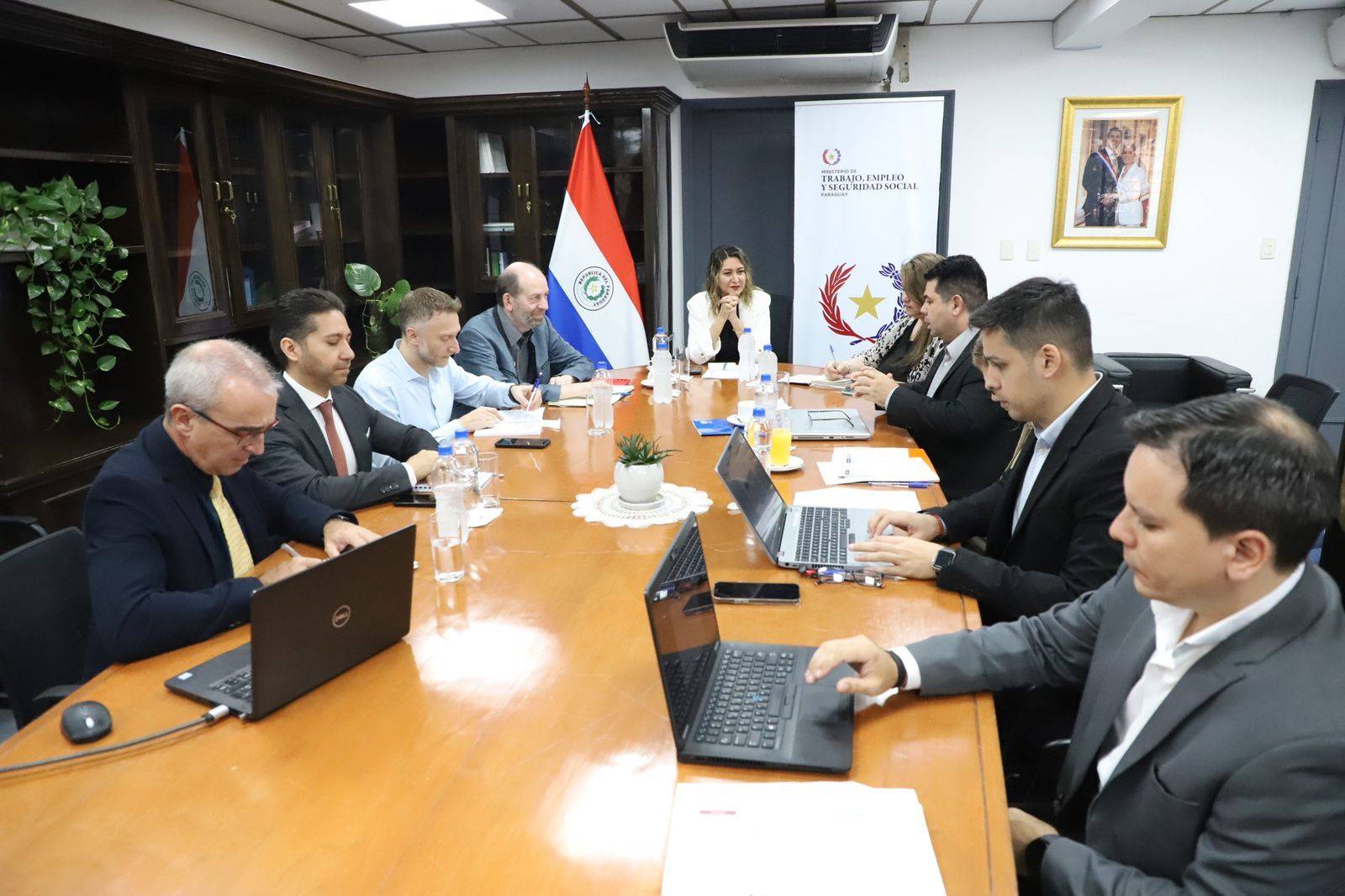Con apoyo de la OIT, Ministerio de Trabajo define acciones para reforzar el servicio público de empleo