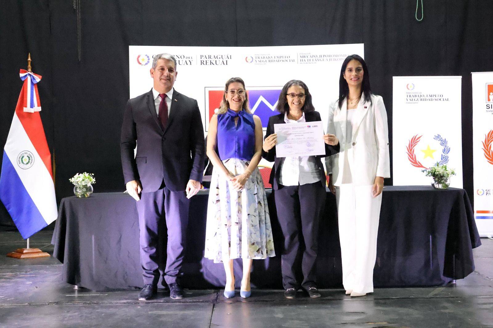 Egresó la primera promoción de instructores en docencia y formación técnica profesional