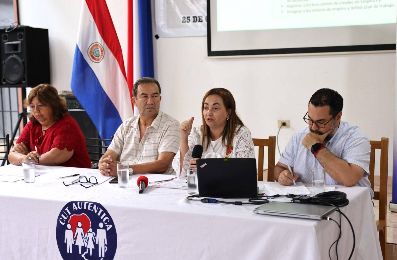 ​Ministerio de Trabajo presentó a dirigentes sindicales sus estrategias de empleo y formalización