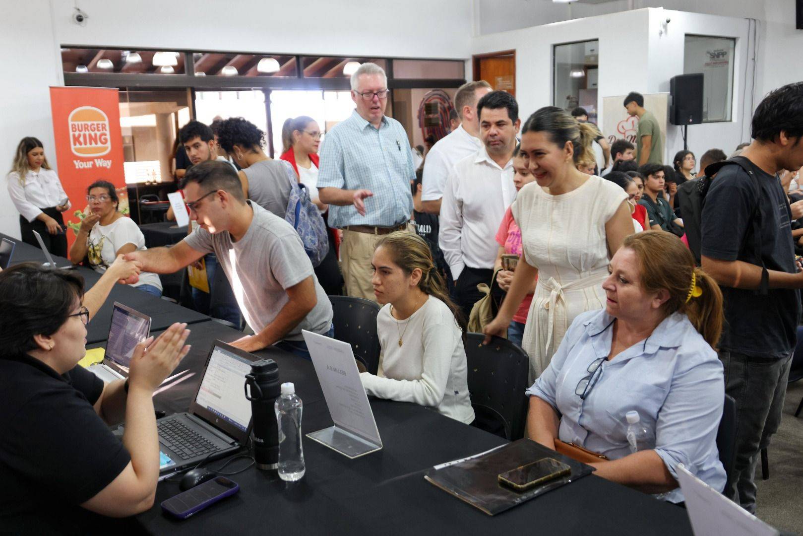 ​Expo empleo del sector gastronómico tuvo gran respuesta de buscadores de trabajo