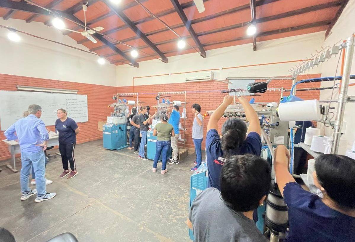 ​SNPP capacita a futuros trabajadores de empresa textil brasileña a instalarse en Alto Paraná