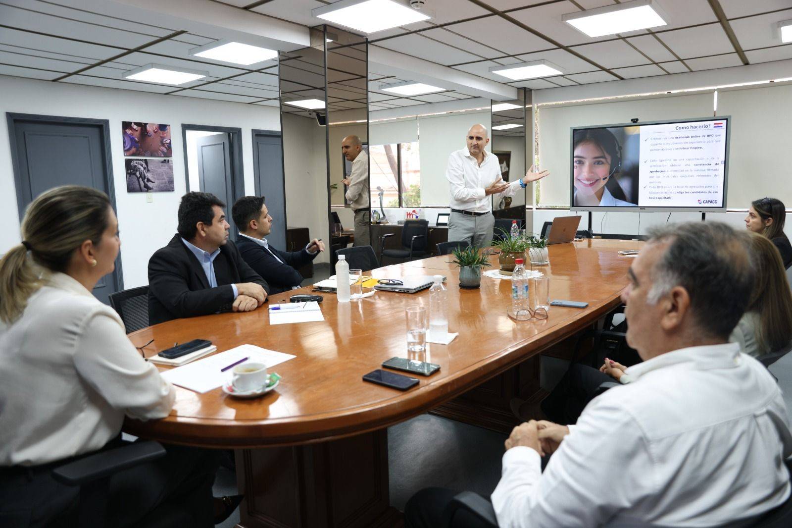 Capacitación para impulsar el potencial de generación de empleos en el sector de contact center