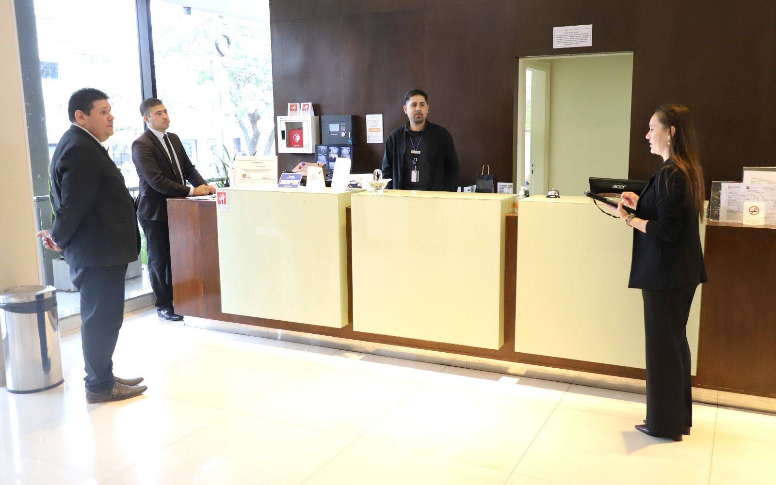 Avanza proceso de certificación de competencias laborales para recepcionistas del sector hotelero en Itapúa