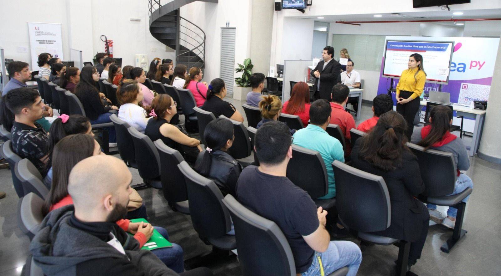 Capacitación sobre el uso de Emplea Py y estrategias para una búsqueda laboral efectiva