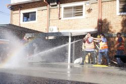 ​Práctica de evacuación en industria confeccionista para promover la seguridad en los entornos laborales