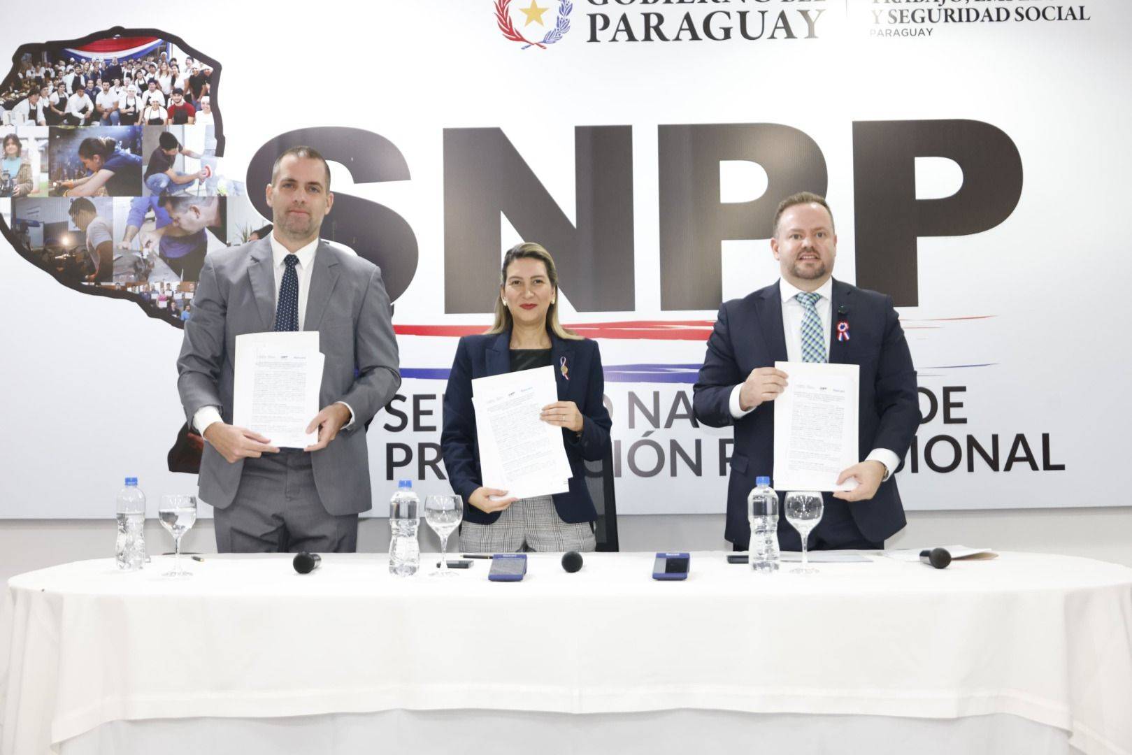 Alianza entre el MTESS, SNPP y Bancard para fortalecer la capacitación tecnológica en formación profesional