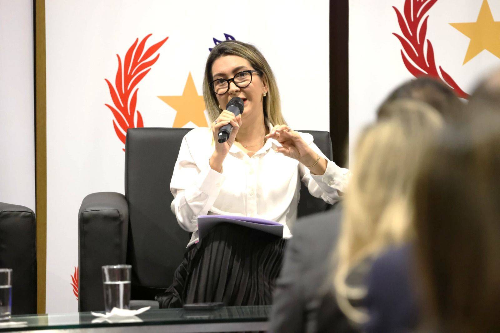 Ministra Recalde resalta avances en inclusión laboral con protección social en el país