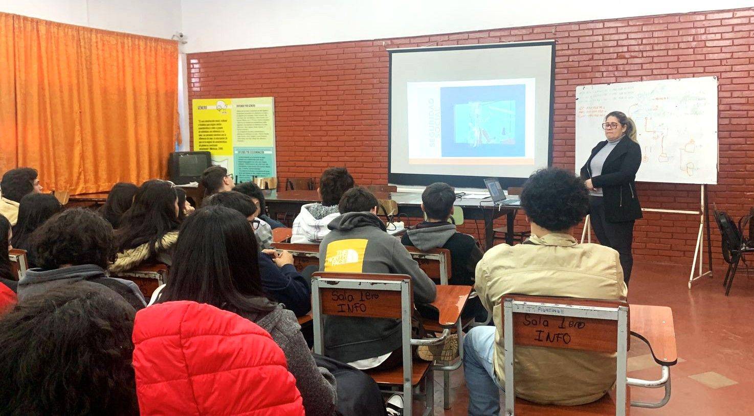 Promoción de la cultura de la seguridad social y empleo formal en instituciones educativas