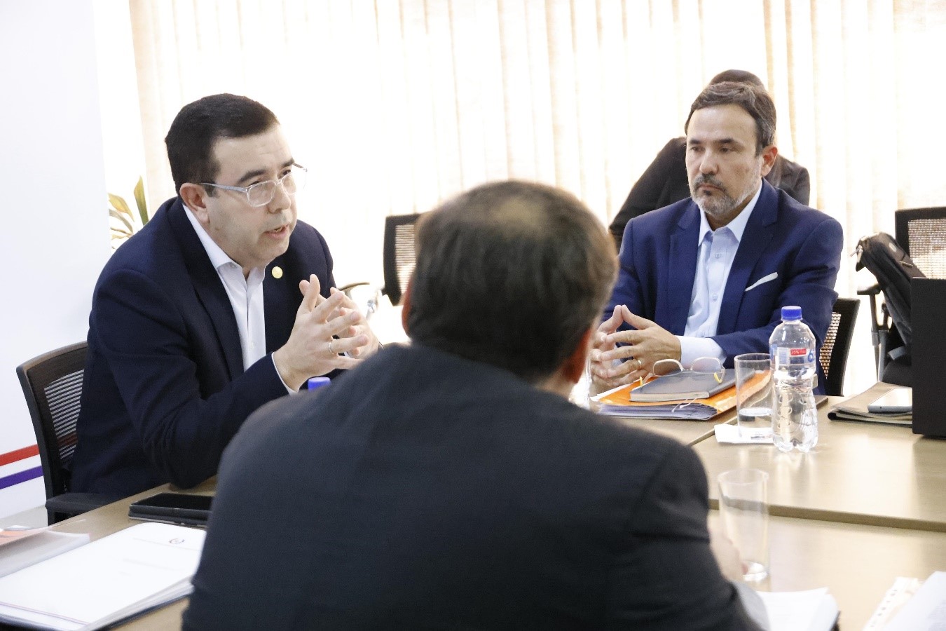 Se declara en cuarto intermedio la reunión tripartita para evitar el paro del transporte público