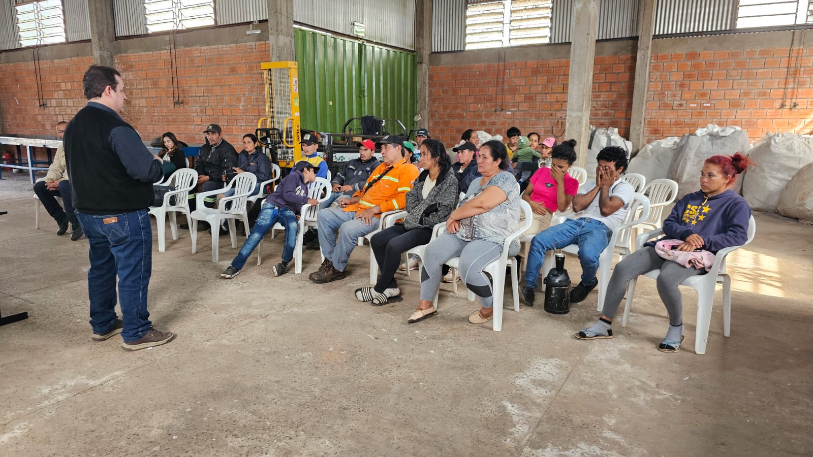 Recicladores de Luque se capacitan en salud y seguridad en el trabajo