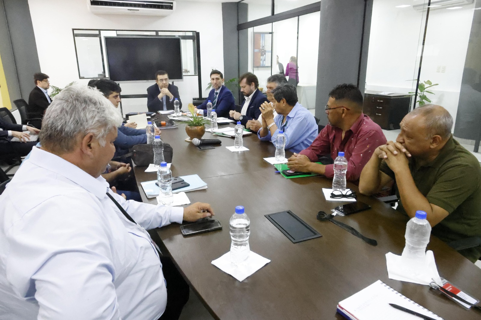 Mesa Tripartita del sector transporte acuerda un cuarto intermedio hasta el miércoles