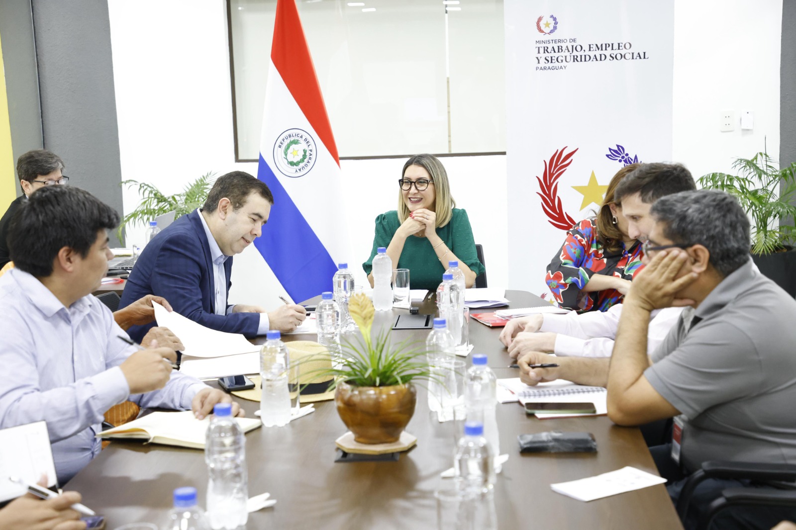 Ministerio de Trabajo y Mesa Sindical analizaron agenda de prioridades del sector trabajador