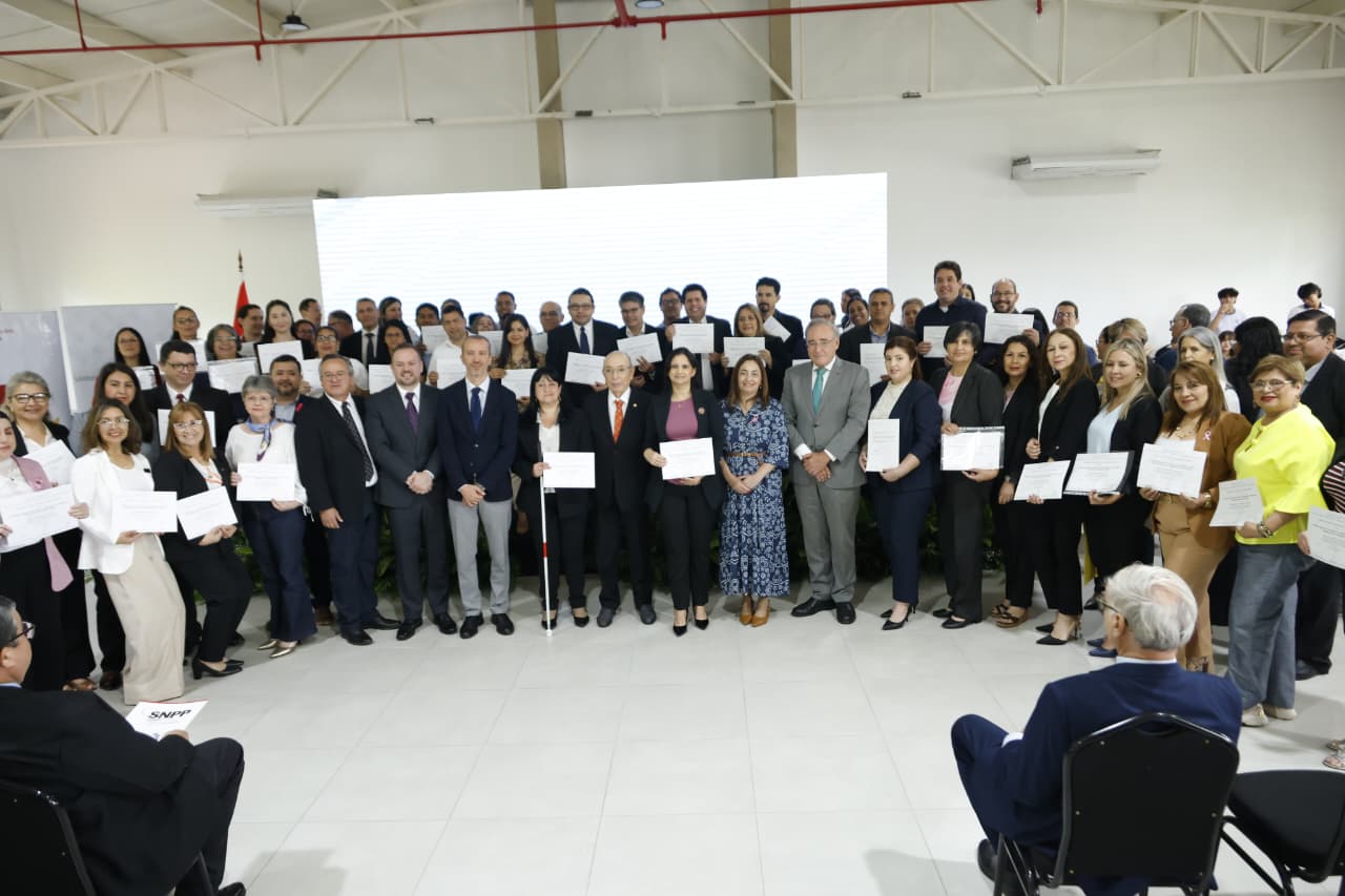 Jóvenes reciben capacitación en competencias digitales para mejorar su empleabilidad