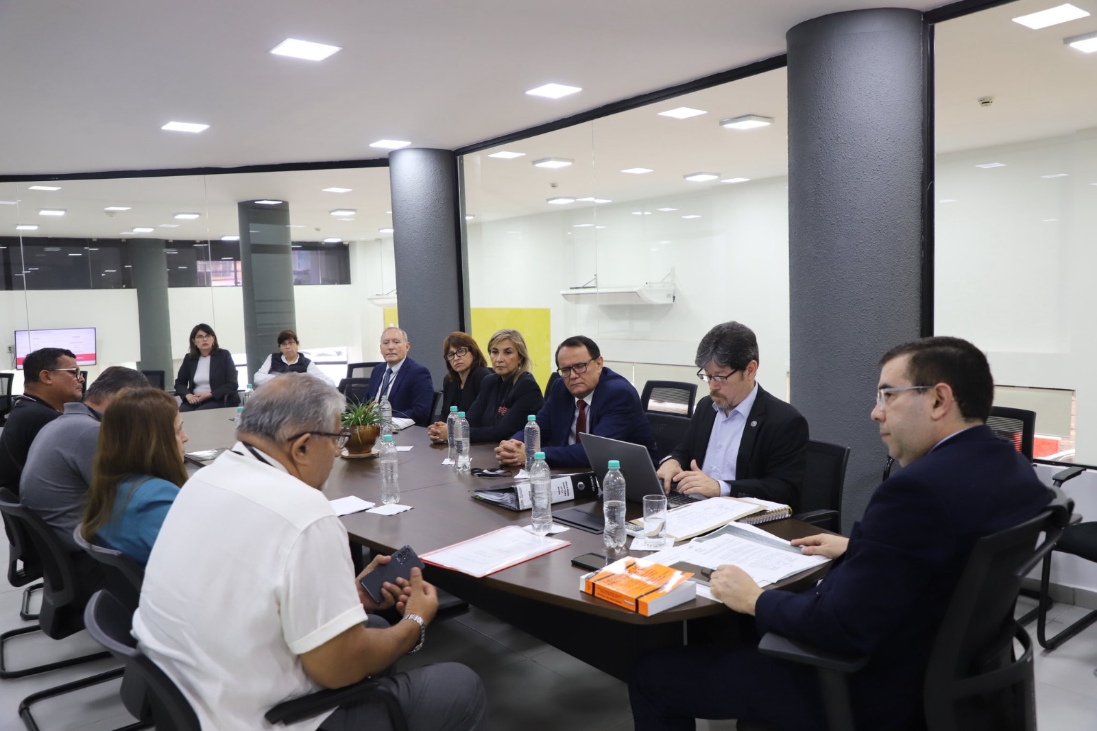 Funcionarios de la Fiscalía levantan huelga tras diálogo tripartito en el MTESS