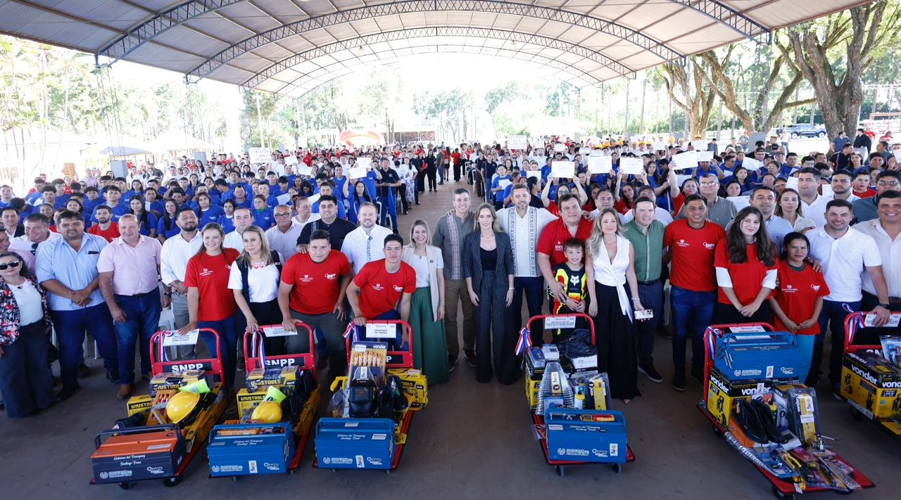 Egresan más de 5.700 personas capacitadas para el acceso al empleo en Guairá