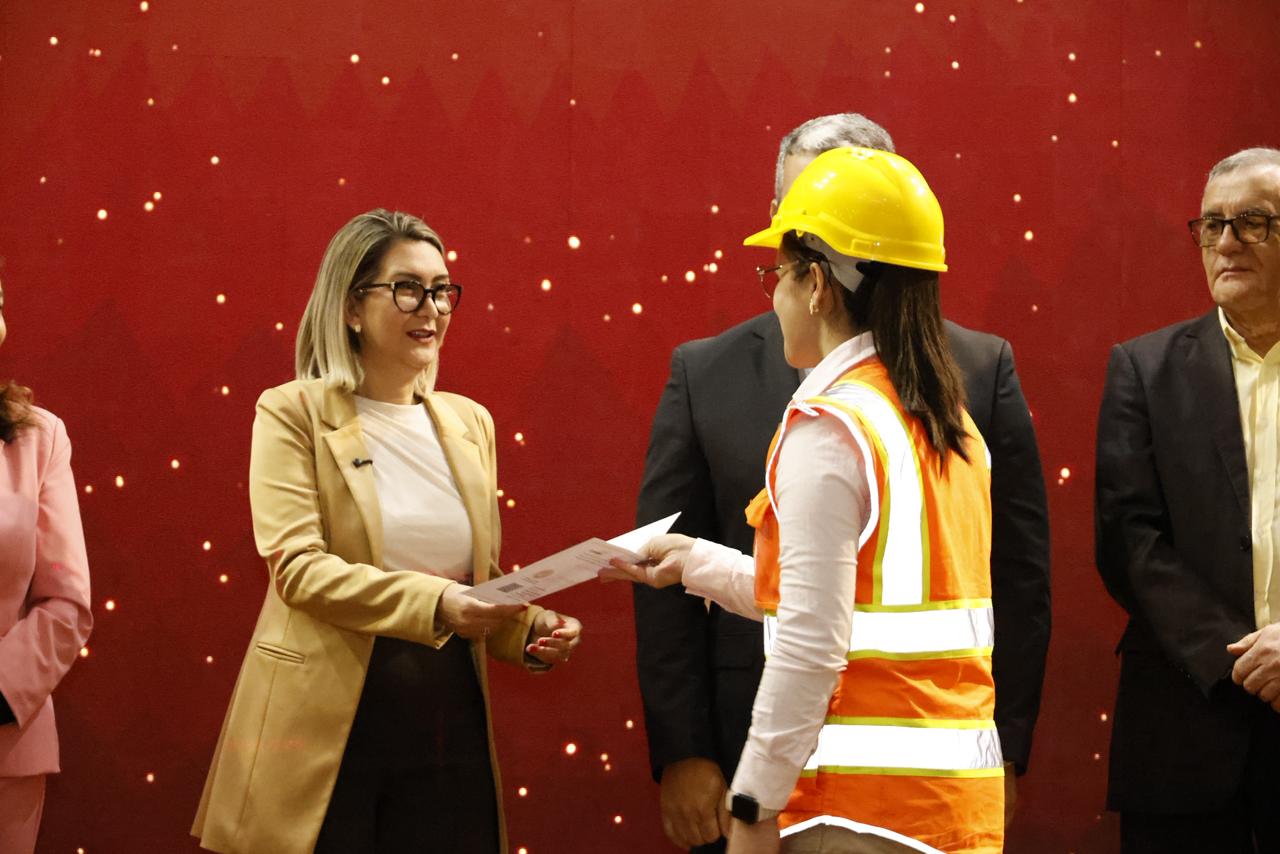 Capacitación para el crecimiento: MTESS certifica a 400 egresados de cursos del Sinafocal