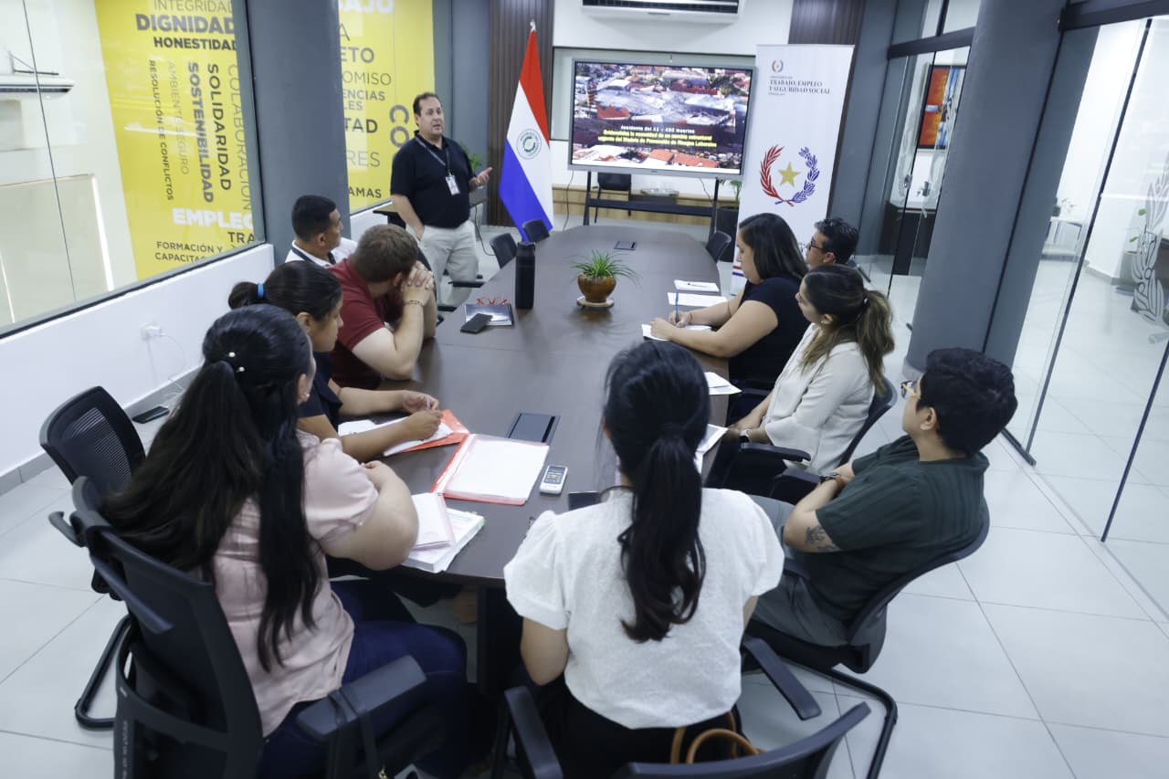 Capacitacion a funcionaros sobre denuncia SSO.