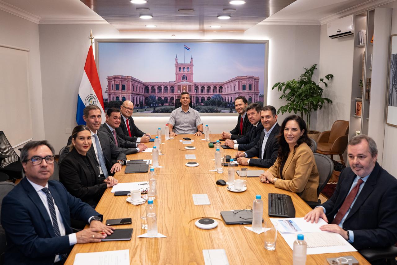 Ministra de Trabajo en reunión del Equipo Económico.