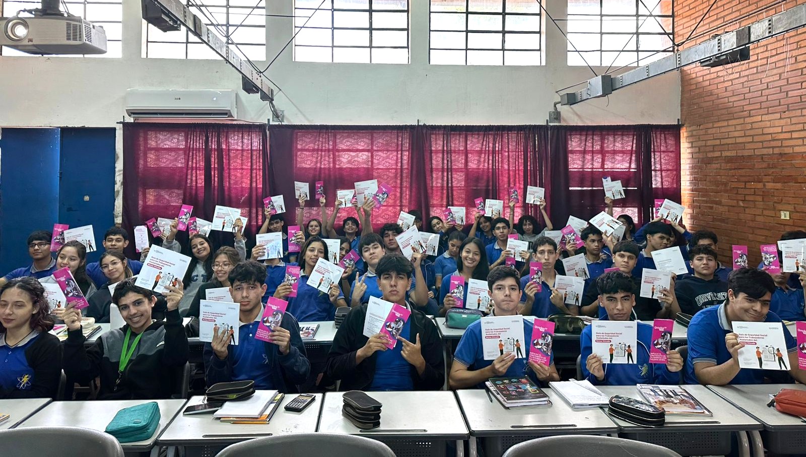 charla seguridad social y empleo joven